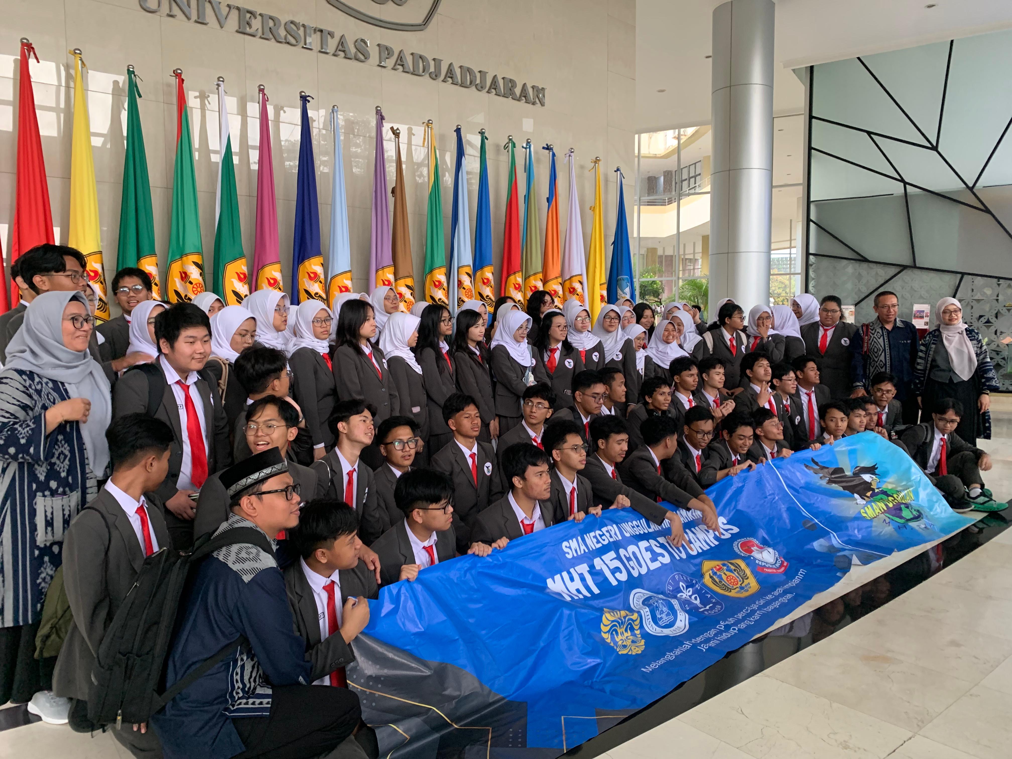 SMA Negeri Unggulan Mohammad Husni Thamrin Jakarta